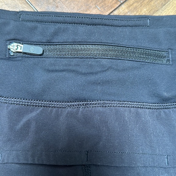 Lululemon Speed Up Shorts - Picture 2 of 7